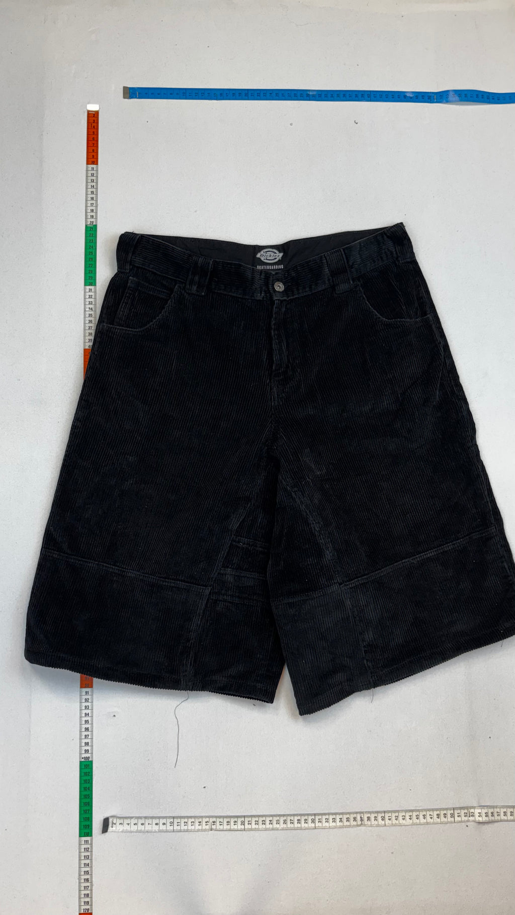 Corduroy baggy shorts