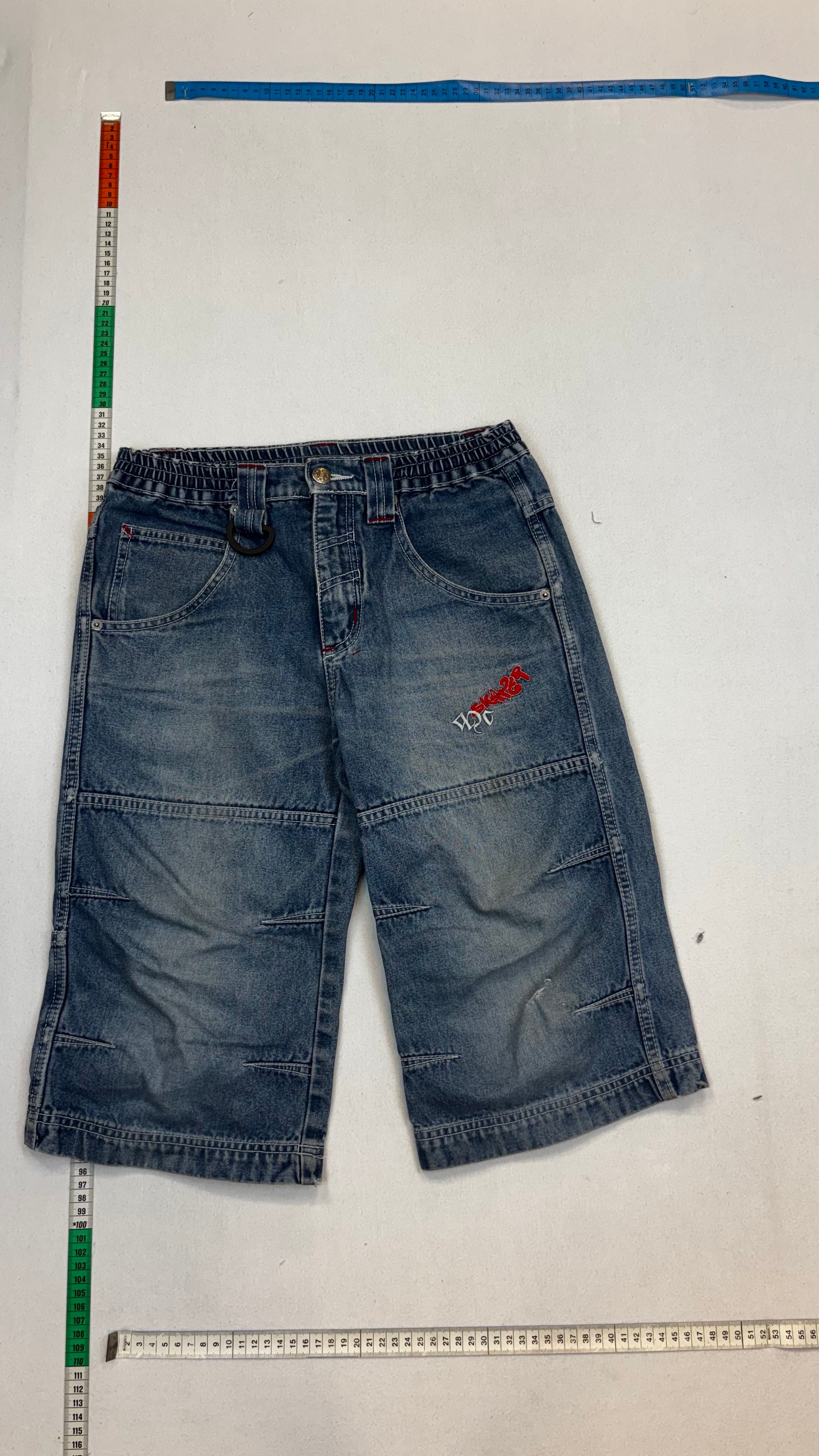 Skateboard jorts