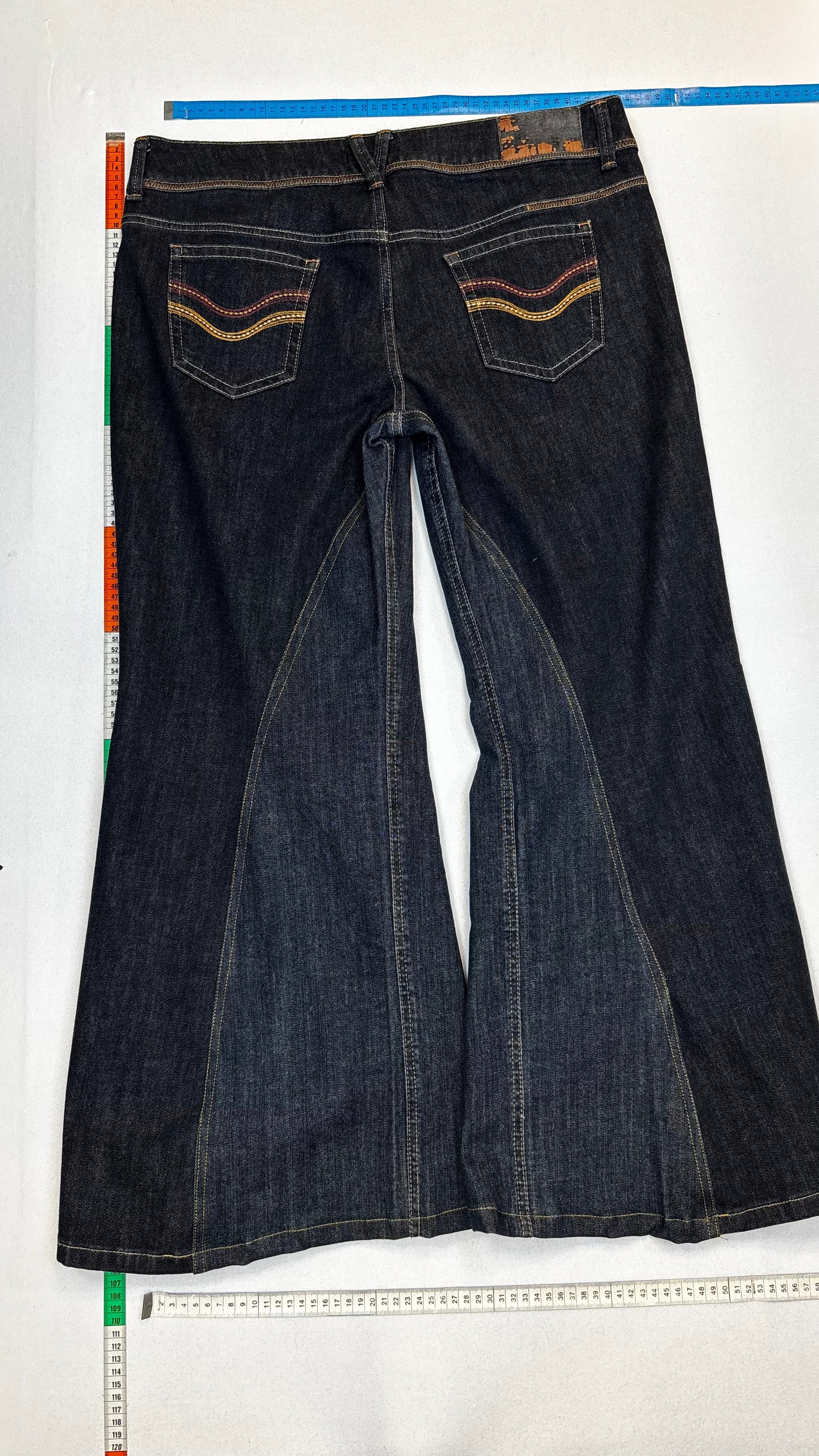 Black trumpet jeans