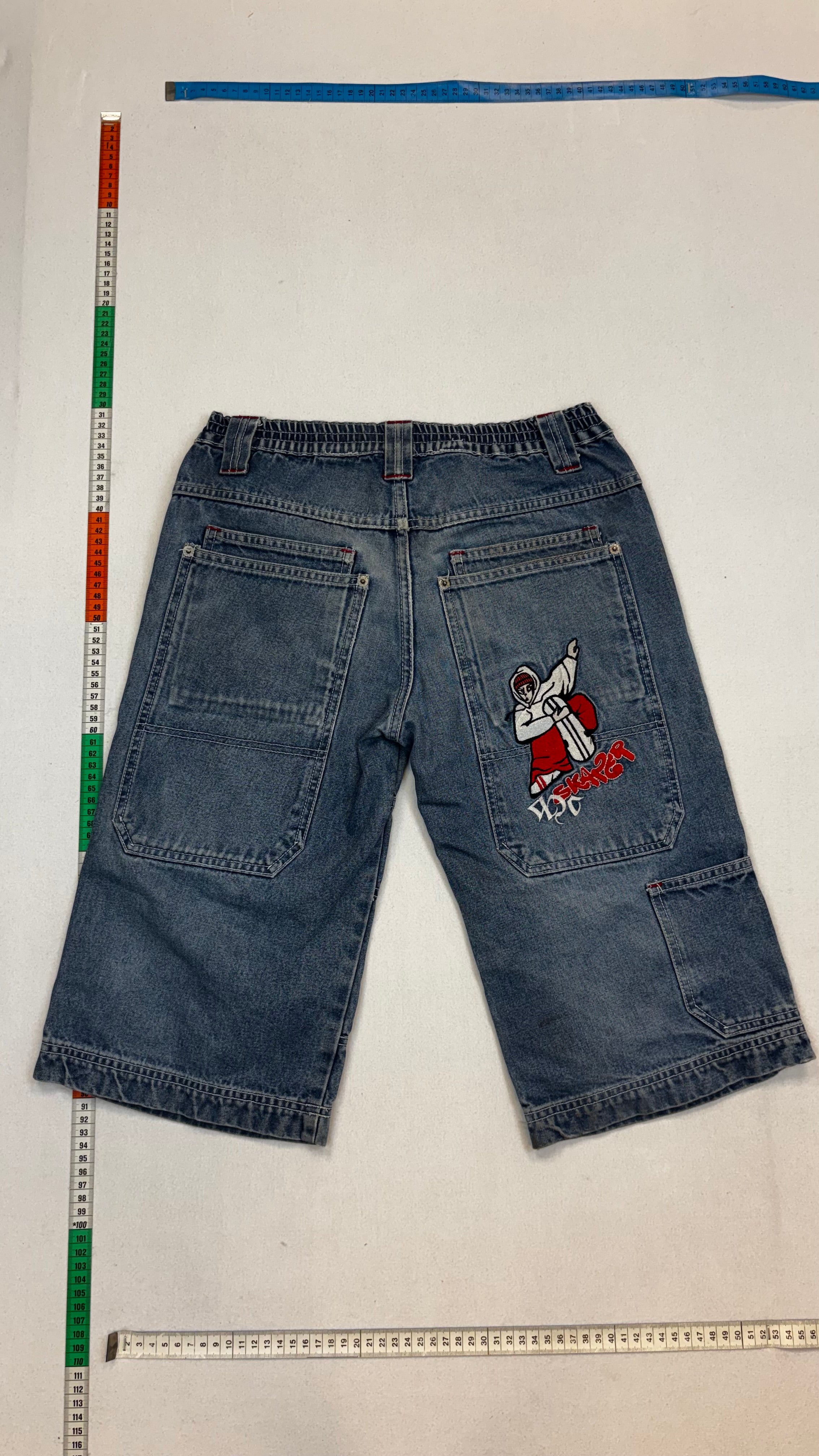 Skateboard jorts