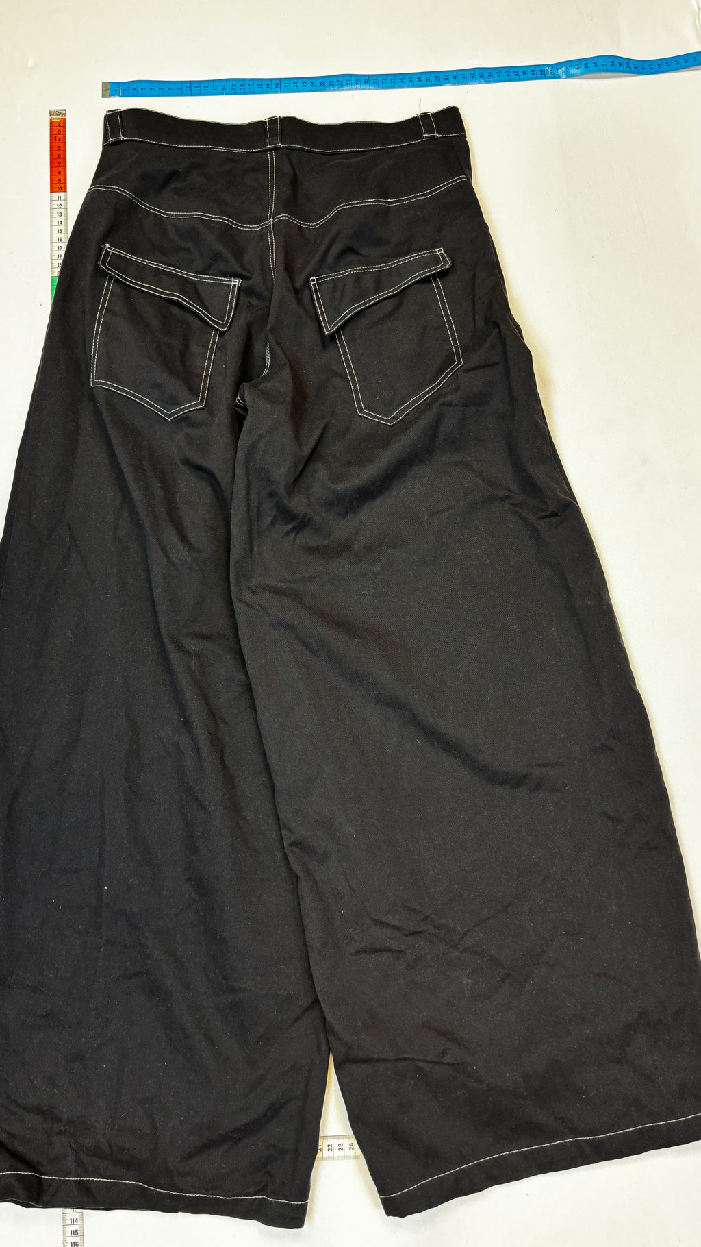 baggy pants