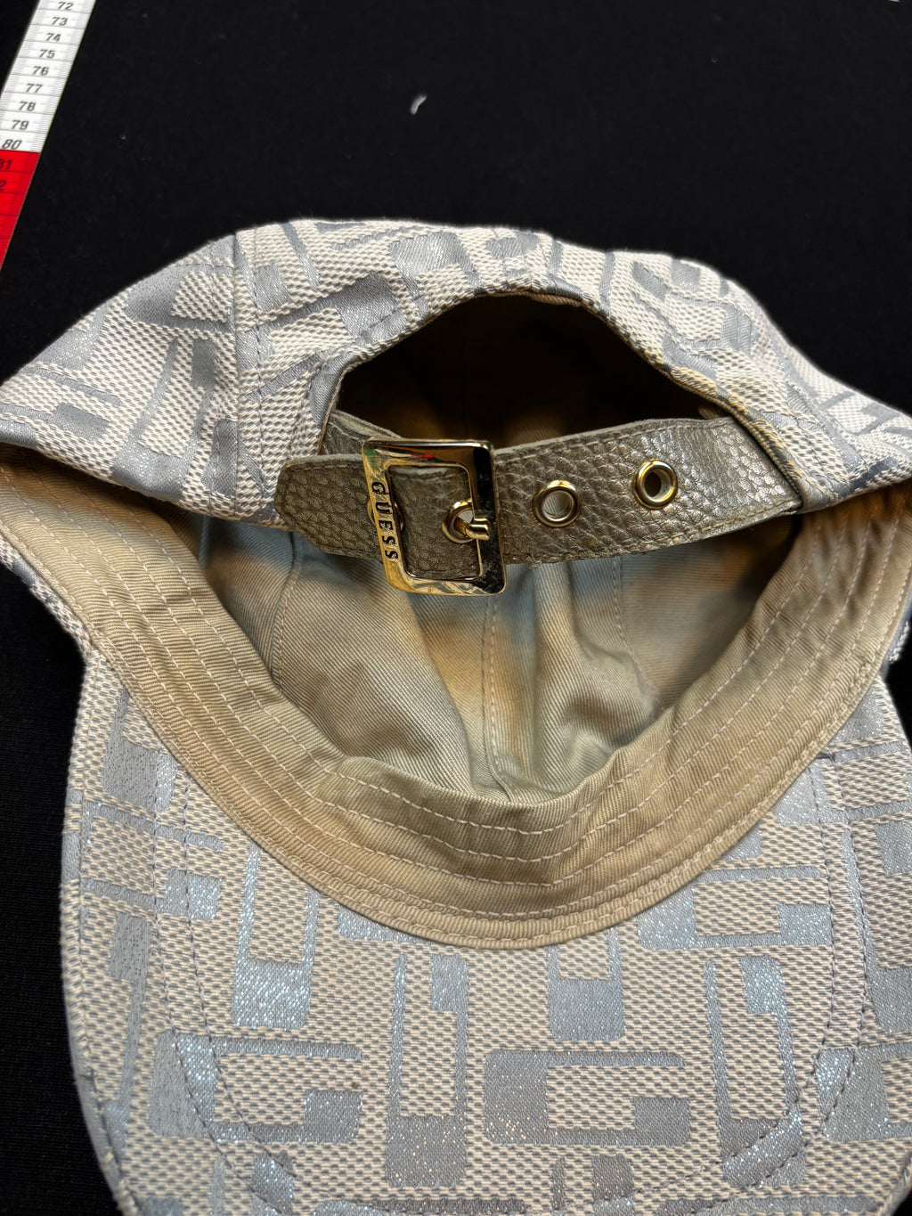 Guess cap