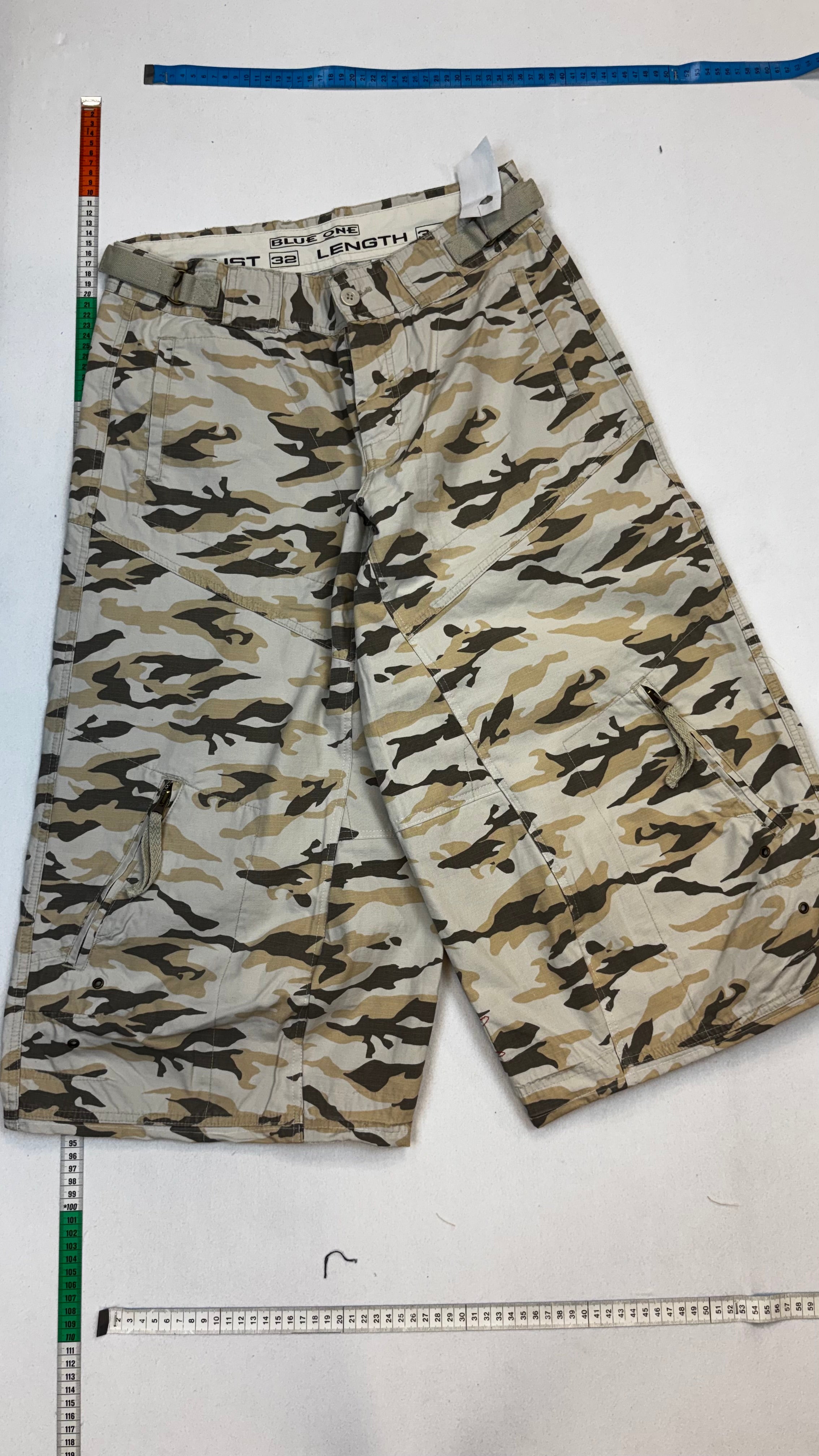 Camo jorts